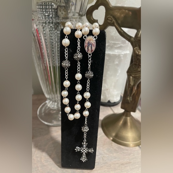 Handmade Pearl Beaded Rosary with Black Mysteries - Picture 2 of 2